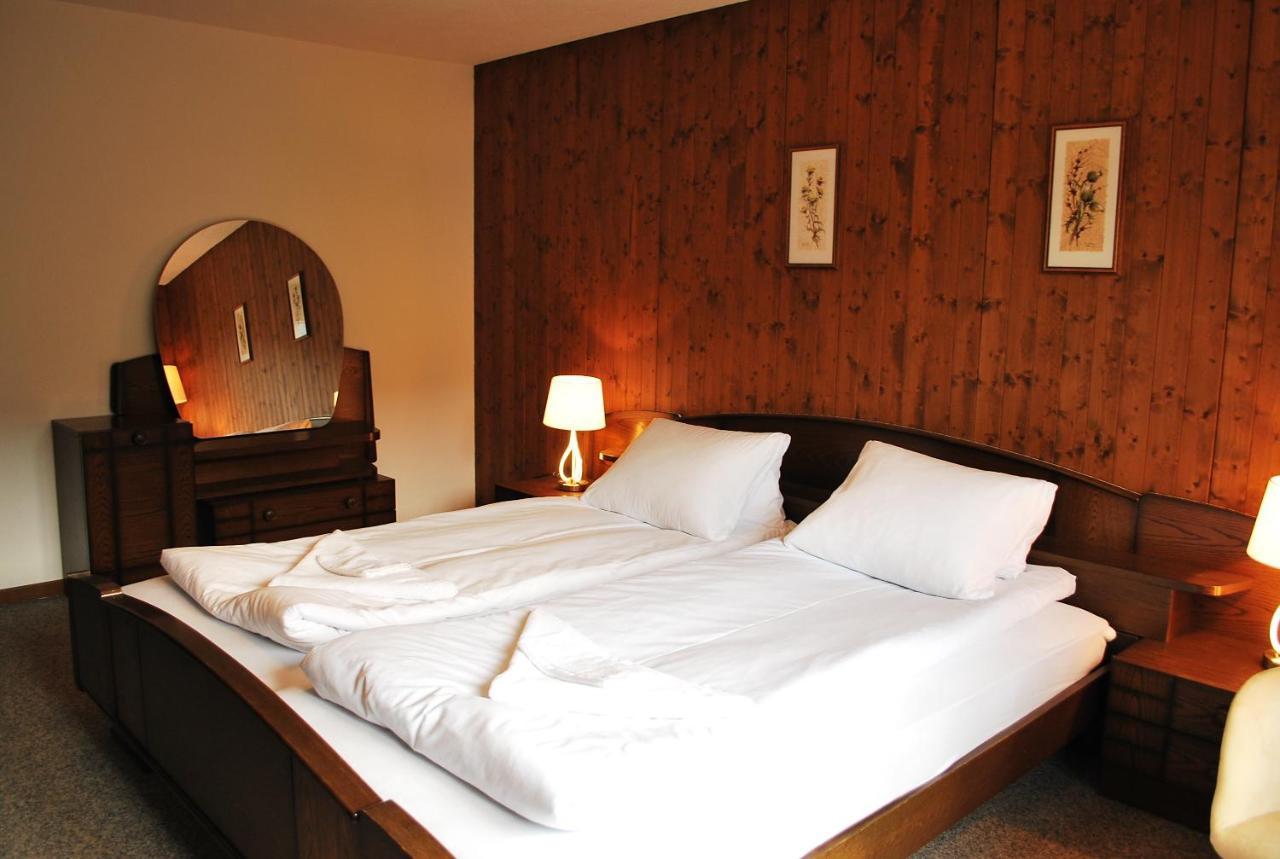Rooms With Private Bathrooms Saas im Prattigau ภายนอก รูปภาพ