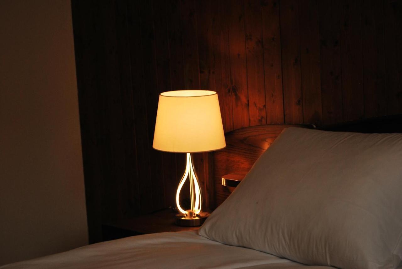 Rooms With Private Bathrooms Saas im Prattigau ภายนอก รูปภาพ