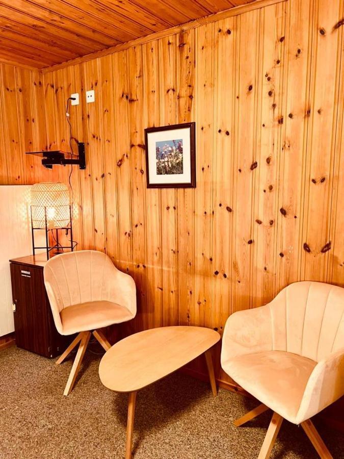 Rooms With Private Bathrooms Saas im Prattigau ภายนอก รูปภาพ