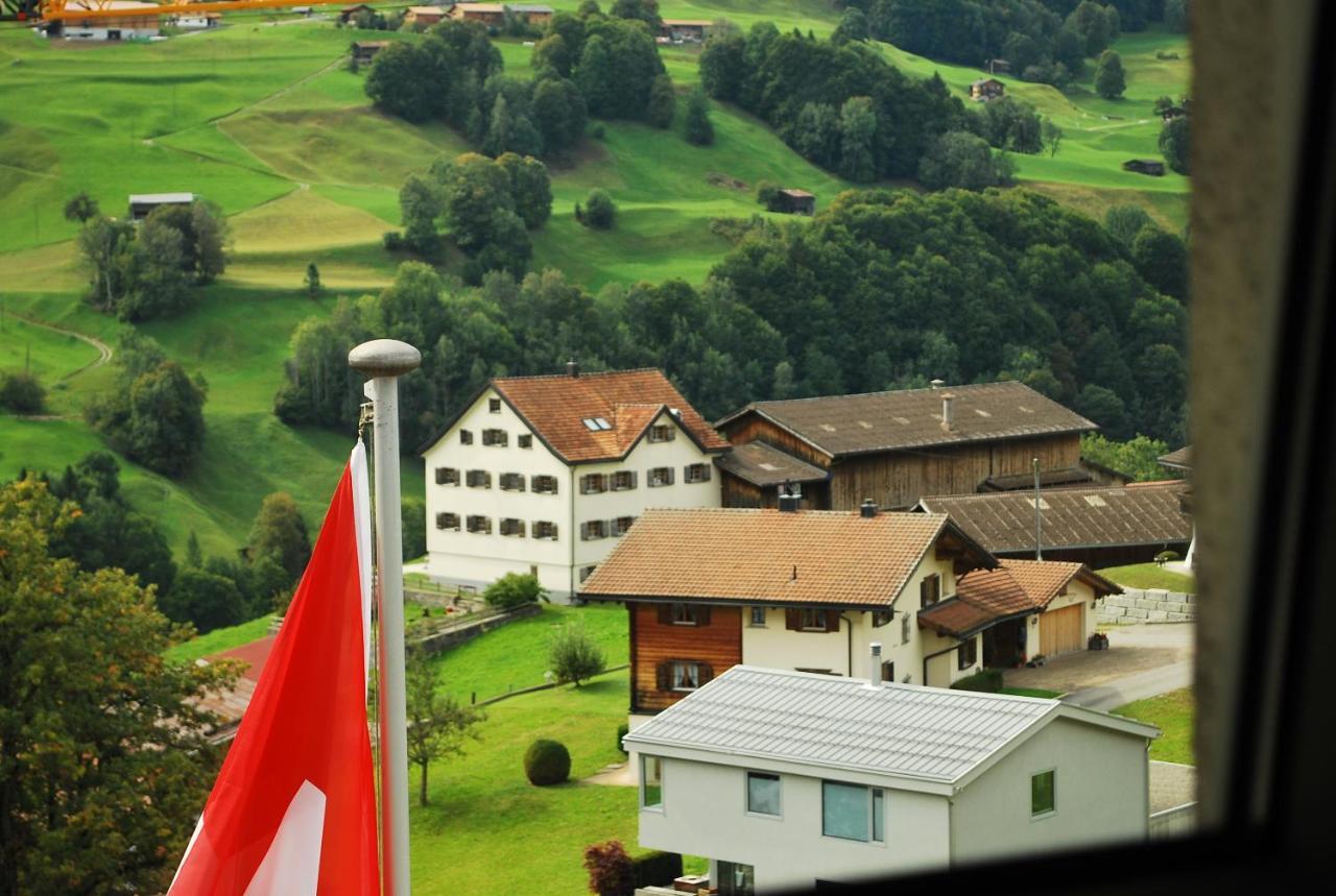 Rooms With Private Bathrooms Saas im Prattigau ภายนอก รูปภาพ