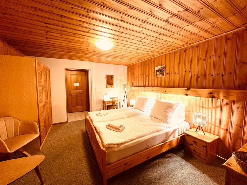 Rooms With Private Bathrooms Saas im Prattigau ภายนอก รูปภาพ
