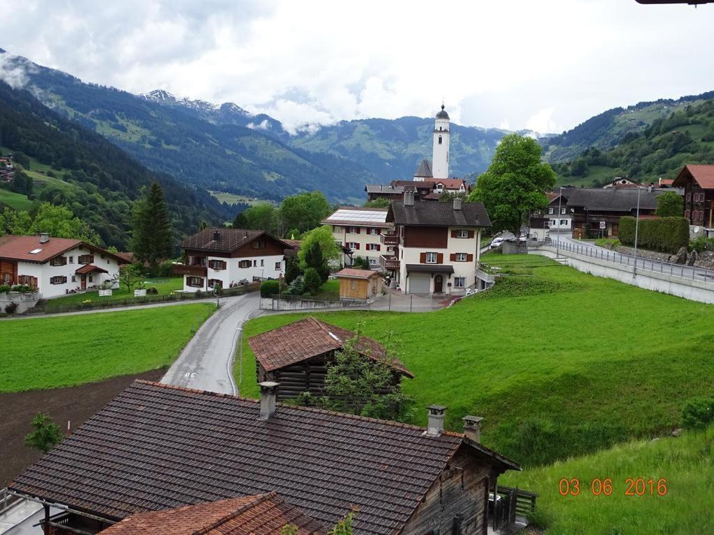 Rooms With Private Bathrooms Saas im Prattigau ภายนอก รูปภาพ