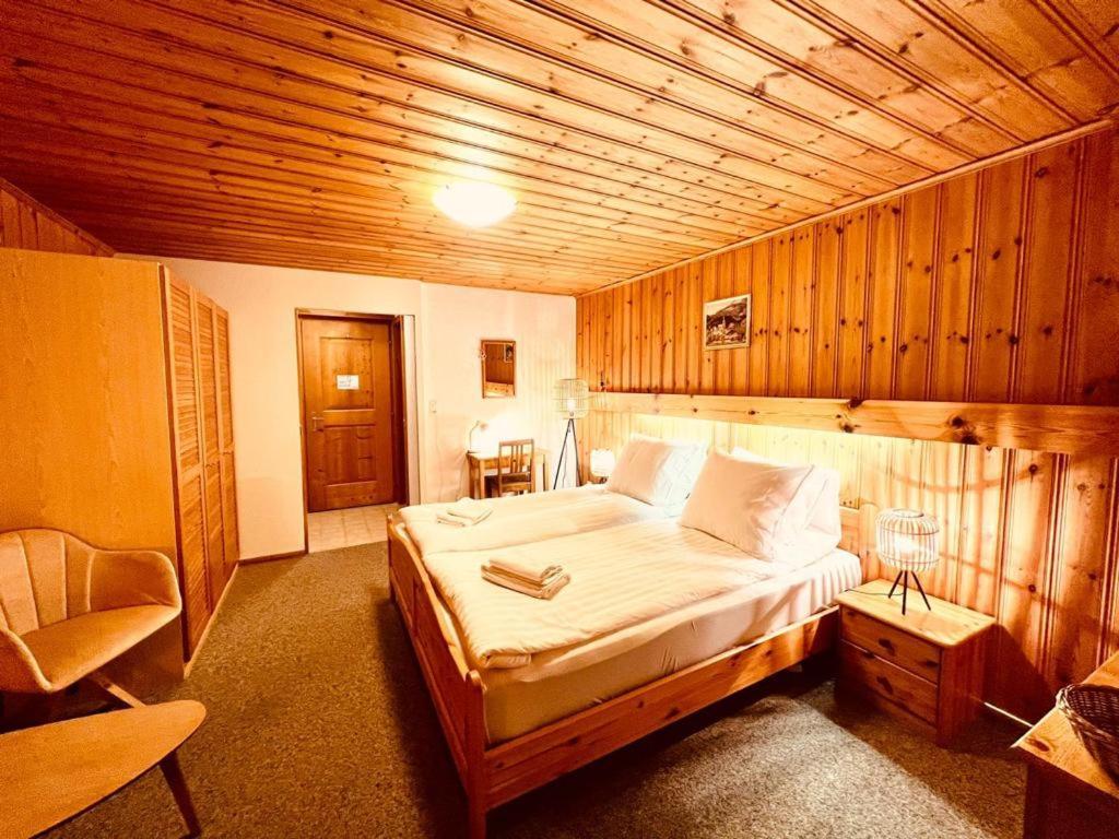Rooms With Private Bathrooms Saas im Prattigau ภายนอก รูปภาพ