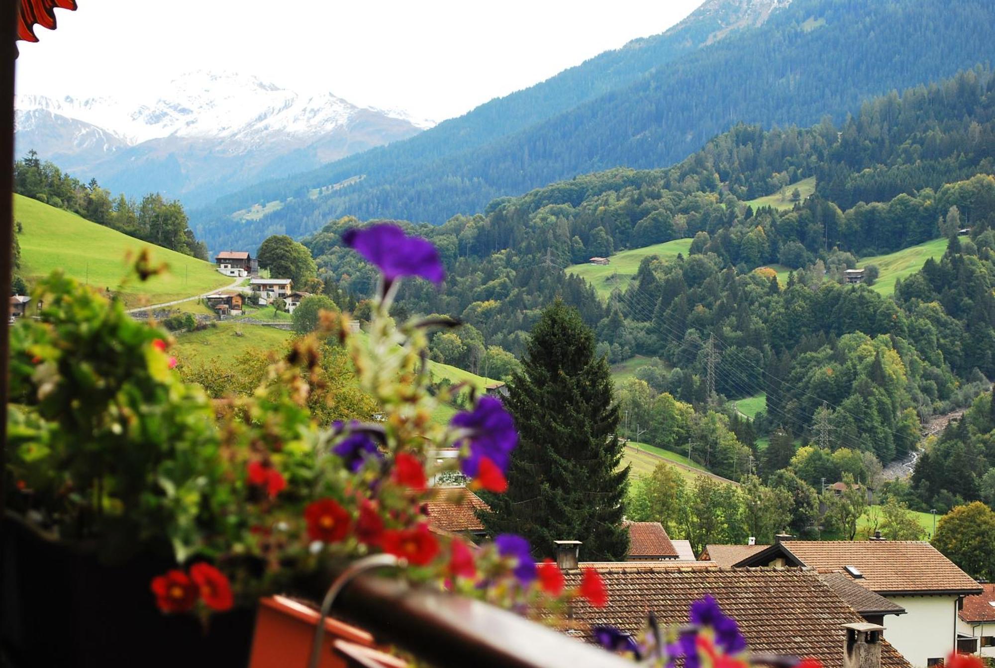 Rooms With Private Bathrooms Saas im Prattigau ภายนอก รูปภาพ